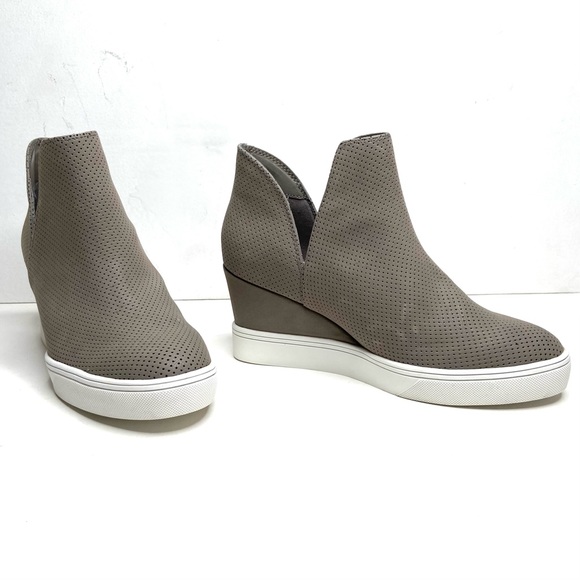 MIA Ankle Wedge Sneakers - Picture 3 of 13